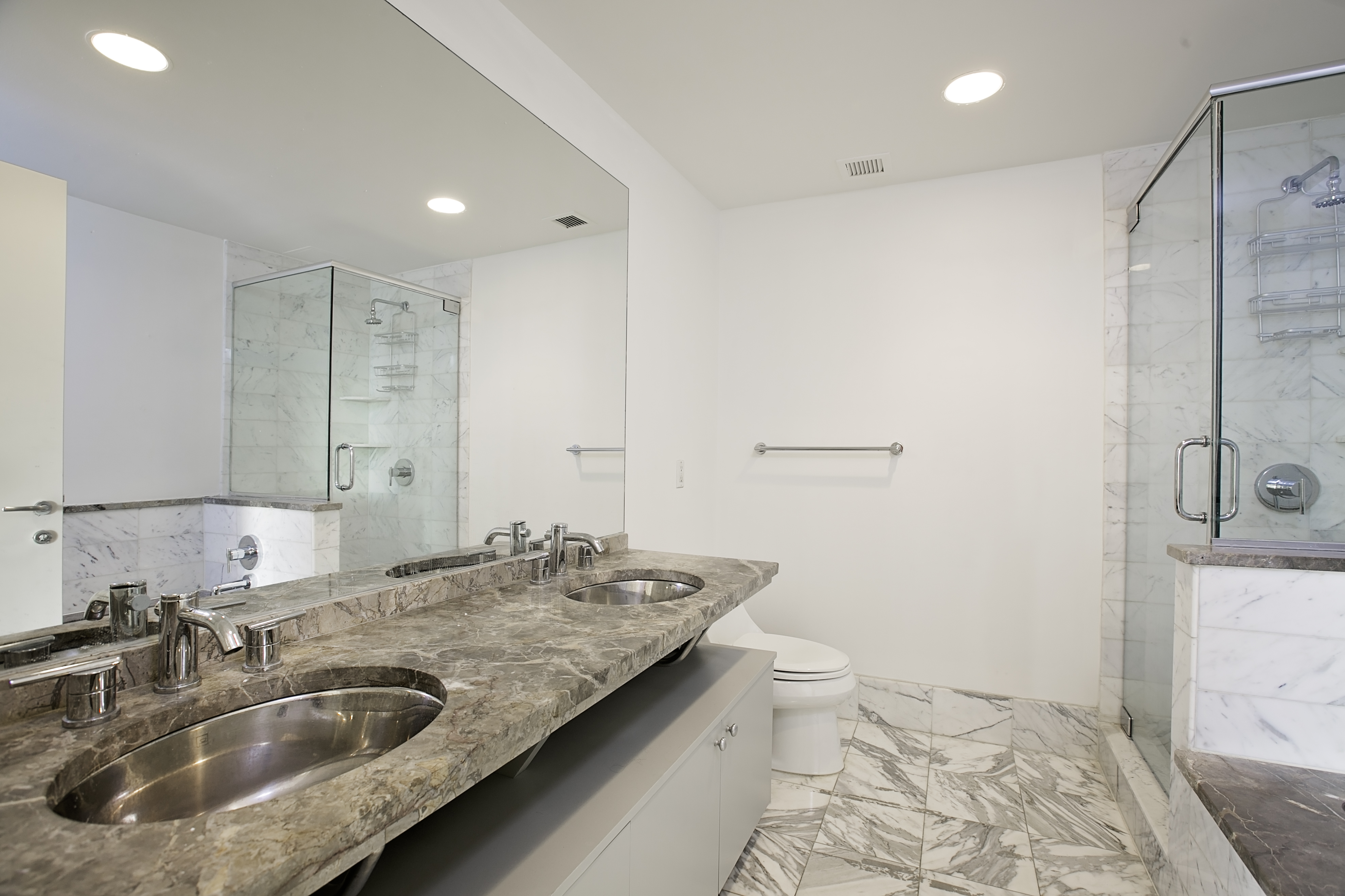 440 Kent Avenue, Unit 18E Brooklyn, NY 11249 - Photo 8 of 8 Gallery Image 8
