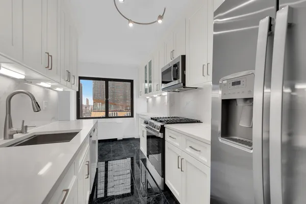 $14,000 | 20 West 64th Street, Unit 20K | Upper West Side