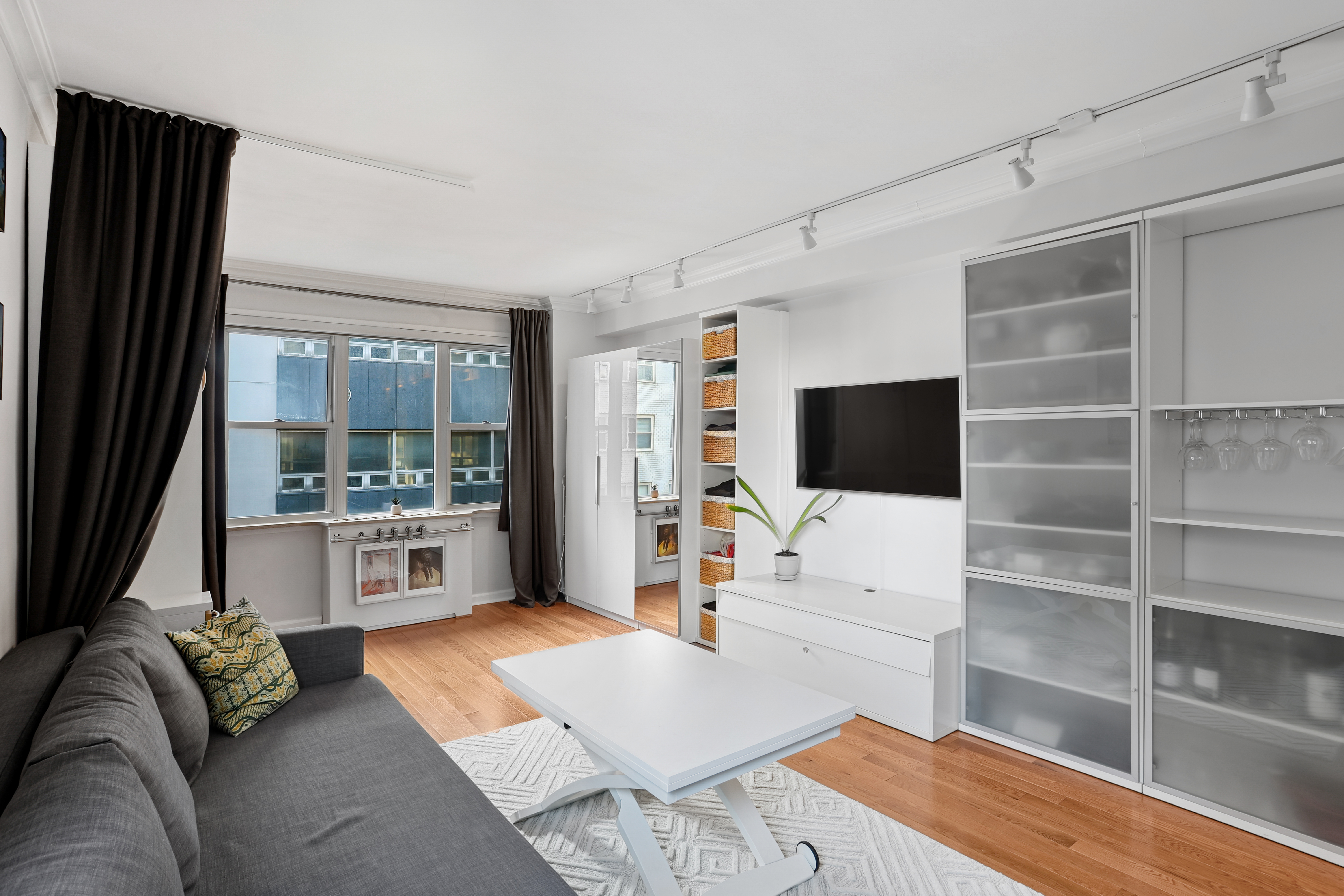 310 East 49th Street, Unit 9C Manhattan, NY 10017 - Photo 4 of 13