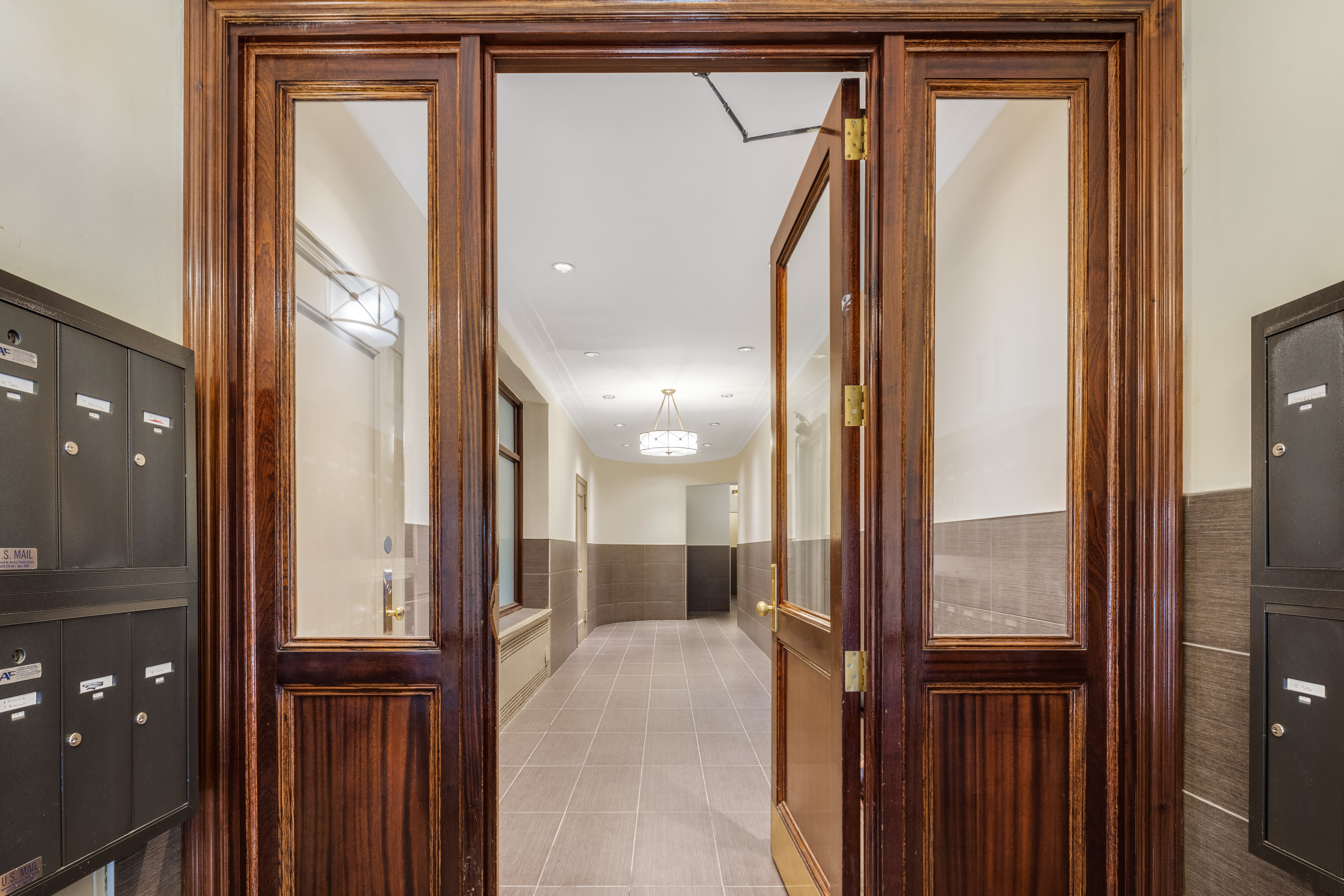 212 East 13th Street, Unit 4D Manhattan, NY 10003 - Photo 7 of 8 a view of a mirror