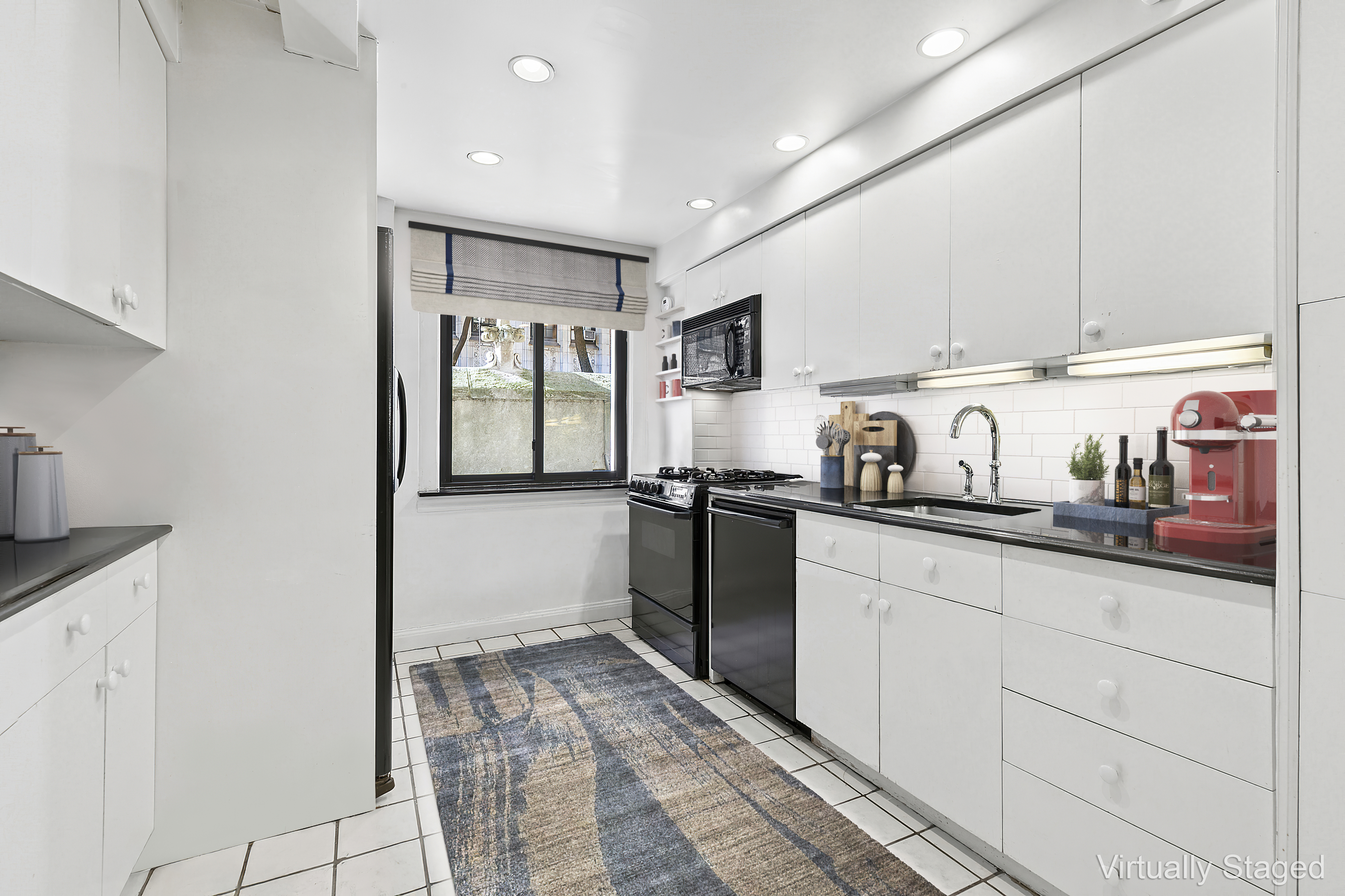 33 West 67th Street, Unit FE Manhattan, NY 10023 - Photo 4 of 9