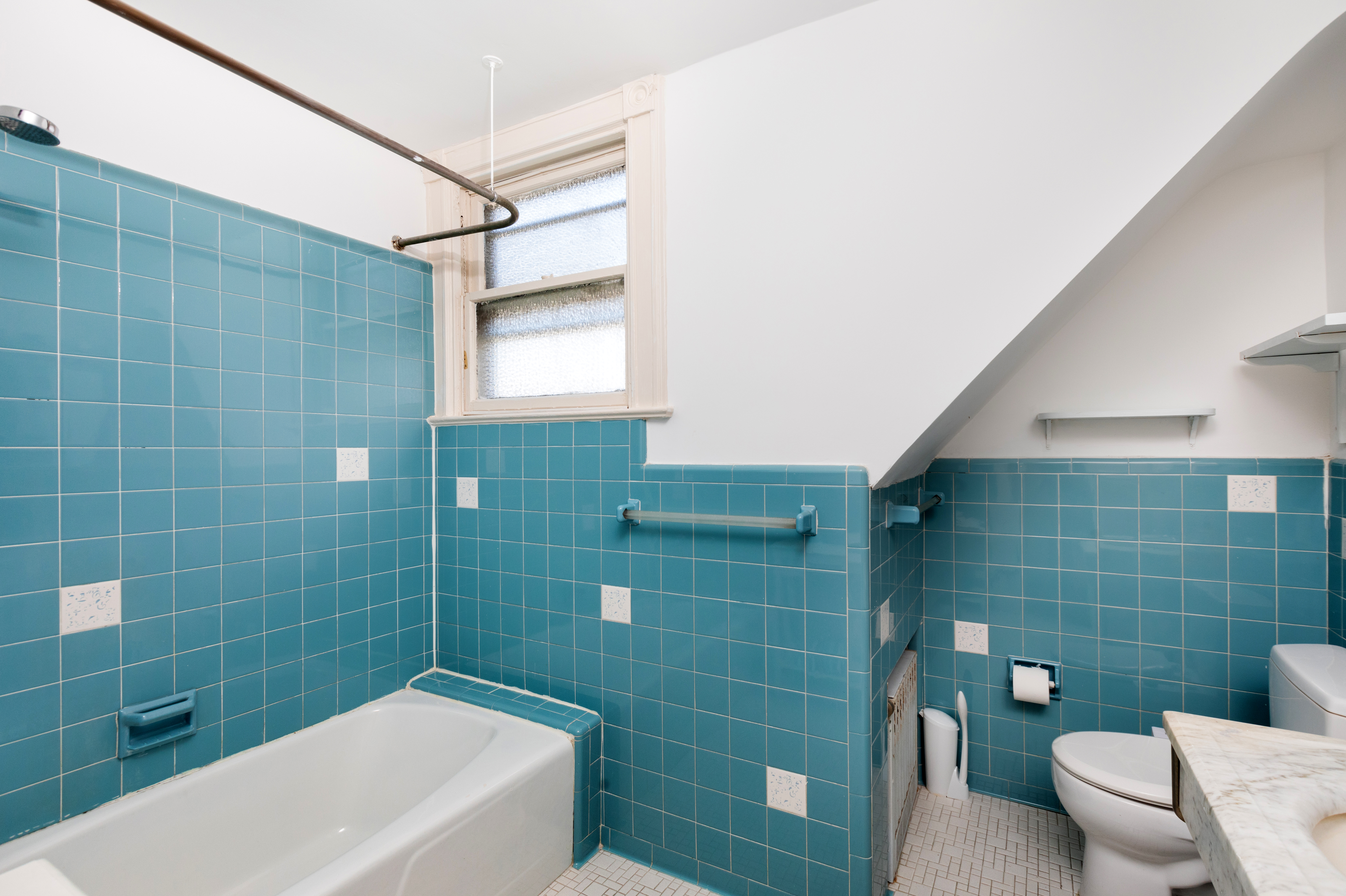 196 Marlborough Road Brooklyn, NY 11226 - Photo 21 of 23 a bathroom with a sink a toilet and shower