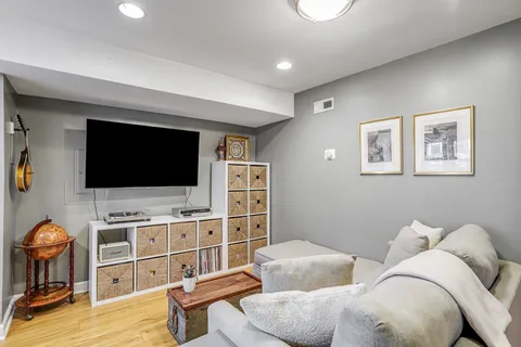 $799,900 | 313 M Street Northwest, Washington, DC 20001