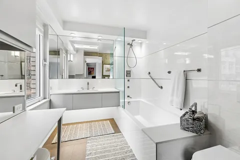 $2,700,000 | 1065 Park Avenue, Unit 4BC | Upper East Side