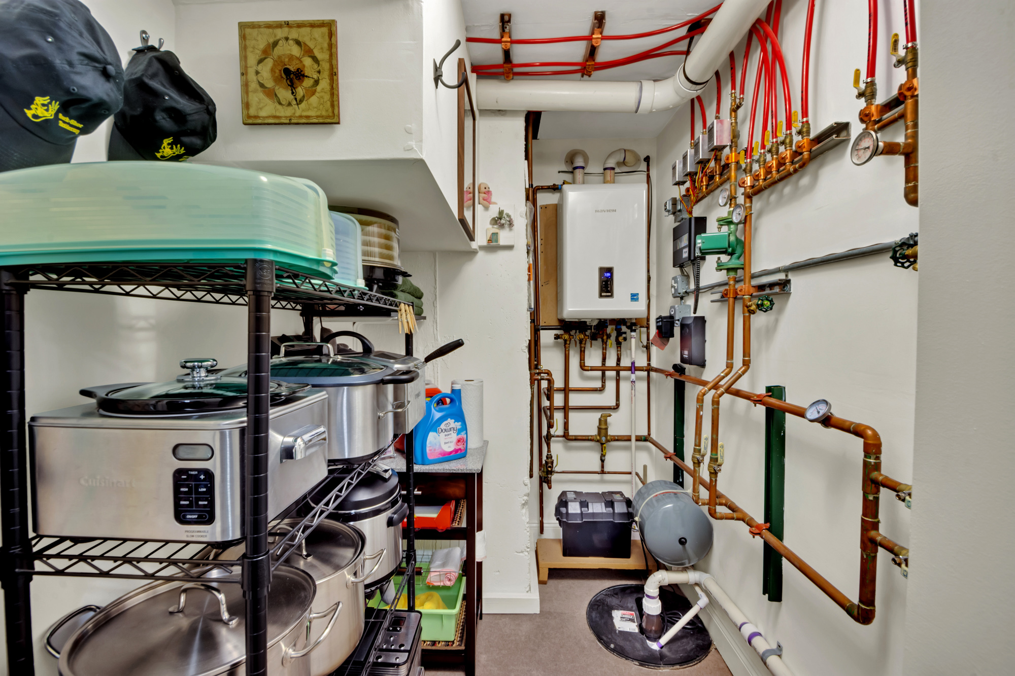 909 Jewett Avenue Staten Island, NY 10314 - Photo 35 of 65 a view of a room with gym equipment