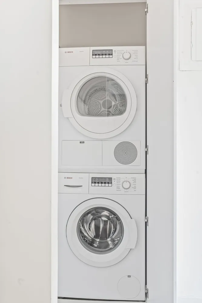 $6,150 | 301 West 53rd Street, Unit 9C | Hell's Kitchen