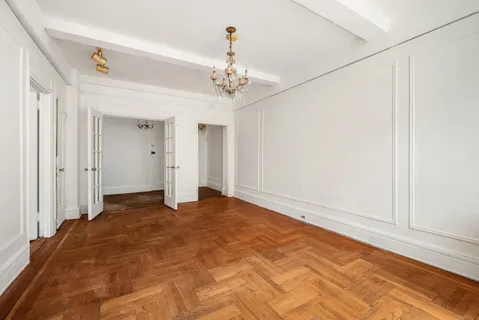 $648,000 | 269 West 72nd Street, Unit 9A | Upper West Side