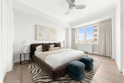 $995,000 | 440 East 62nd Street, Unit 20E | Lenox Hill
