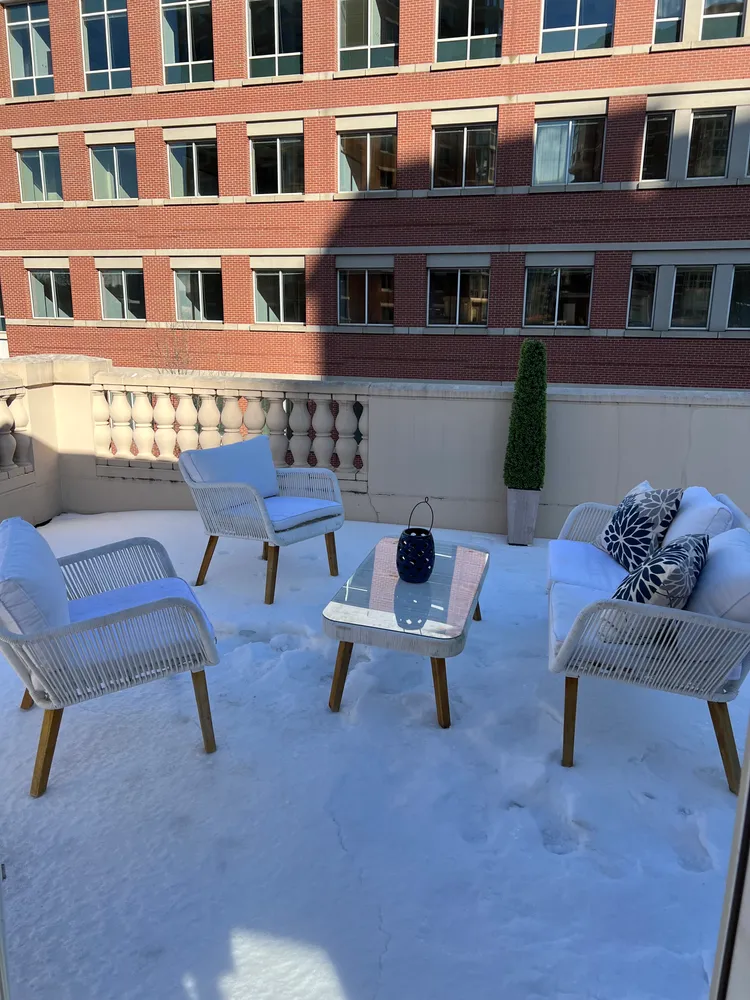 a view of a building outdoor seating area