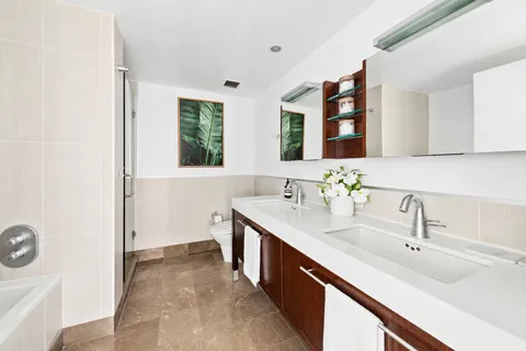 $1,575,000 | 225 East 34th Street, Unit 7C | Murray Hill