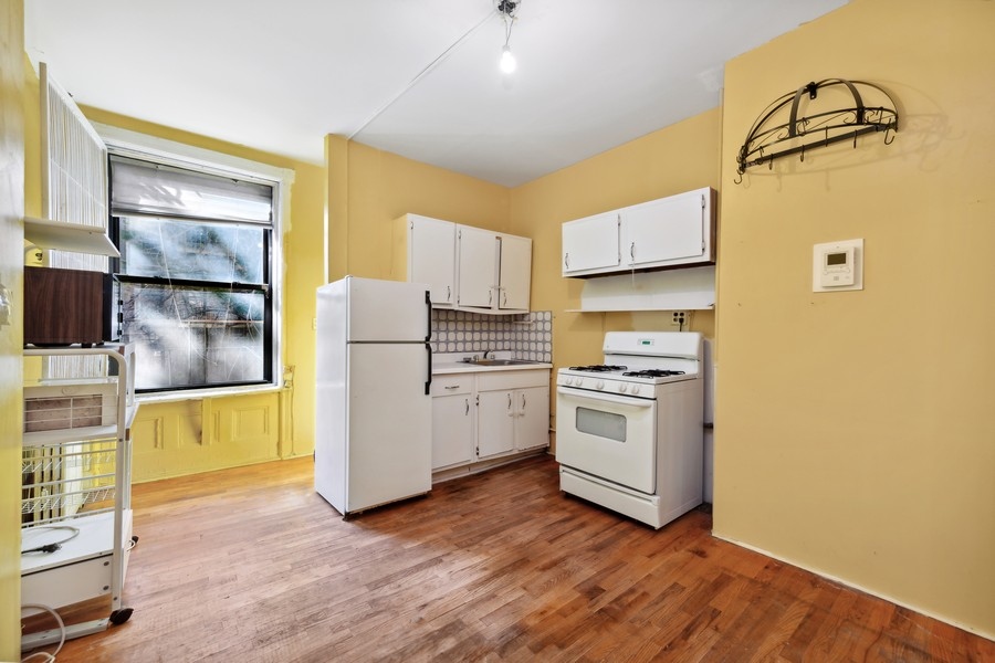206 East 90th Street, Unit 2E Manhattan, NY 10128 - Photo 4 of 14