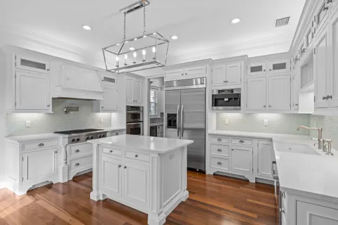 $2,400,000 | 121 Palm Island Lane, Vero Beach, FL 32963