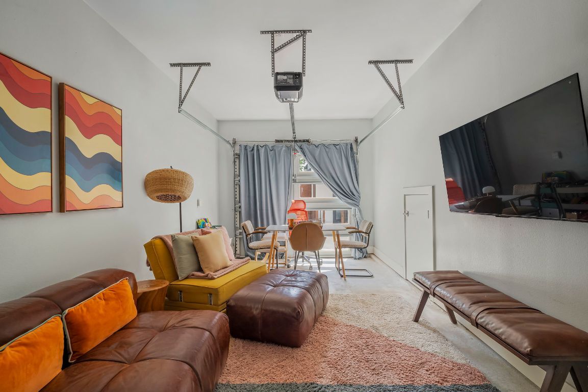 2812 Oak Springs Drive, Unit 2 Austin, TX 78702 - Photo 39 of 40