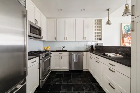 $1,850,000 | 131 East 81st Street, Unit 4A | Upper East Side