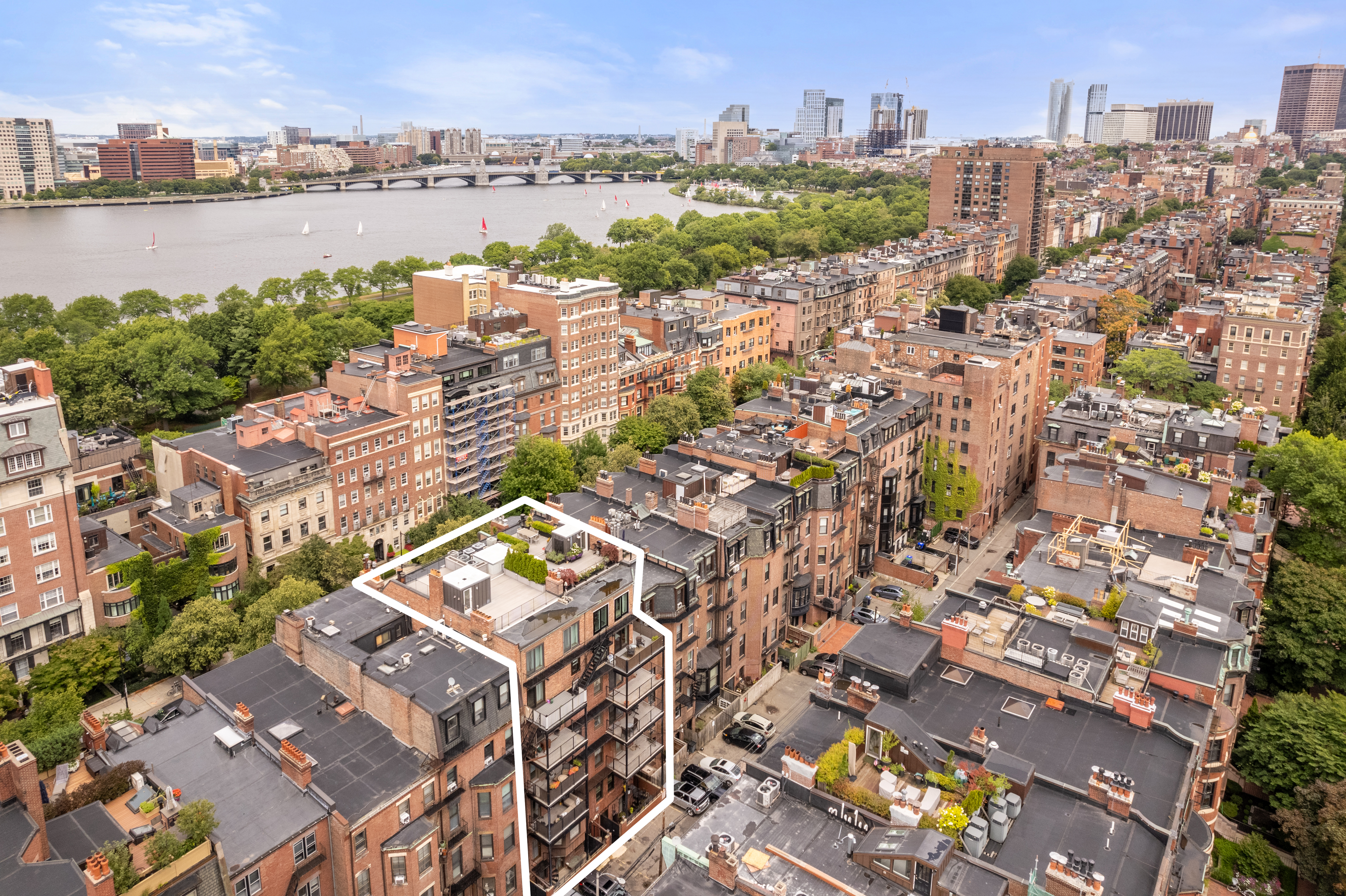 285 Beacon Street, Unit 3B Boston, MA 02116 - Photo 2 of 8