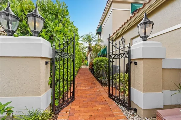 $890,000 | 22668 Caravelle Circle, Boca Raton, FL 33433