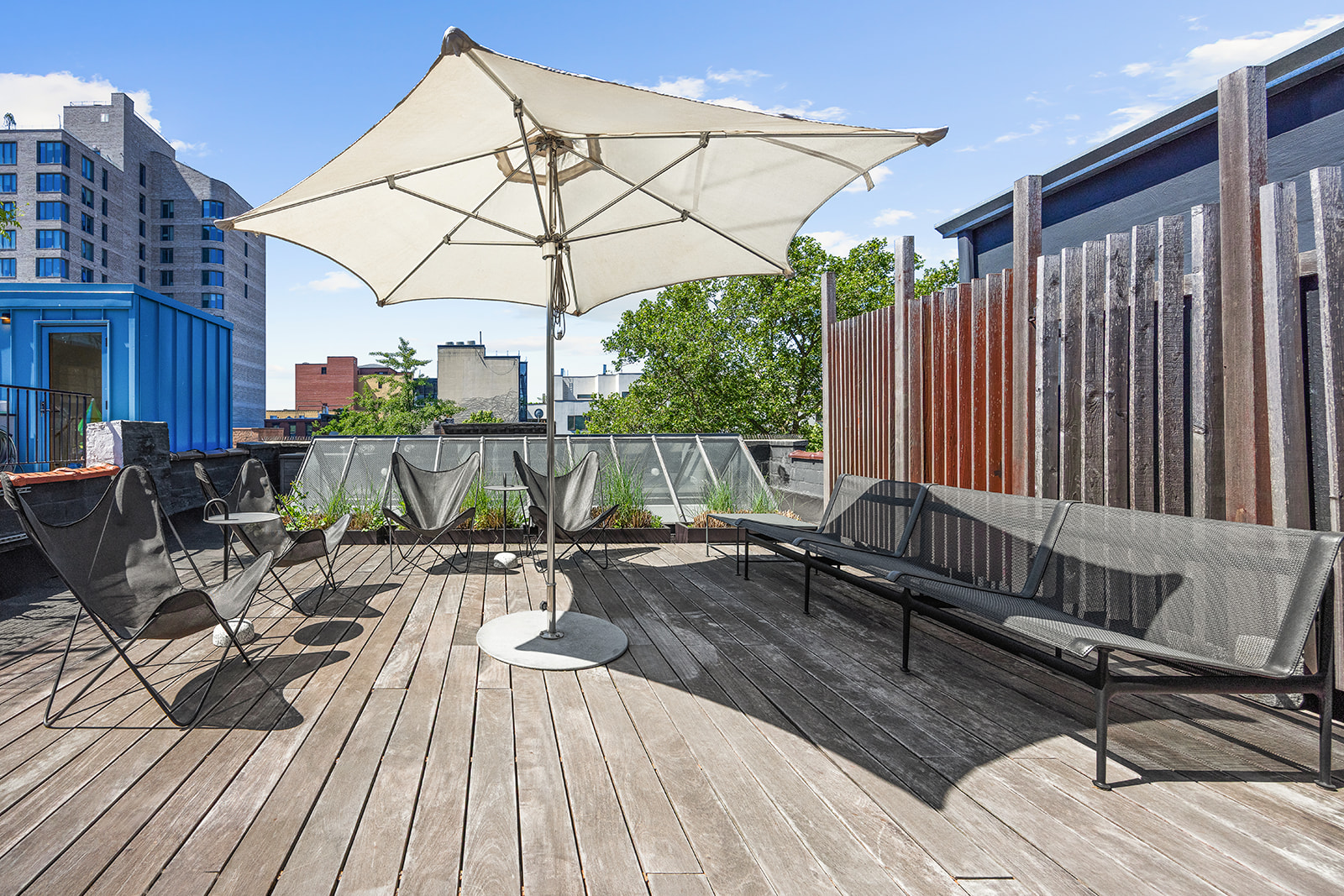 113 2nd Street, Unit 2 Brooklyn, NY 11231 - Photo 16 of 19 a backyard of a house with seating space