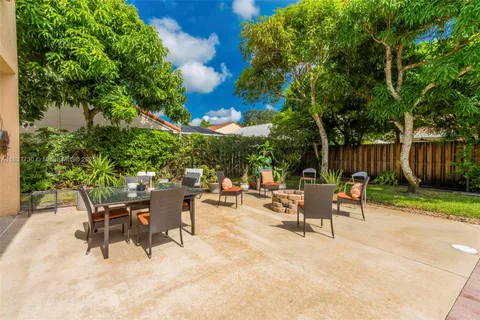 $1,100,000 | 10777 Charleston Place, Cooper City, FL 33026