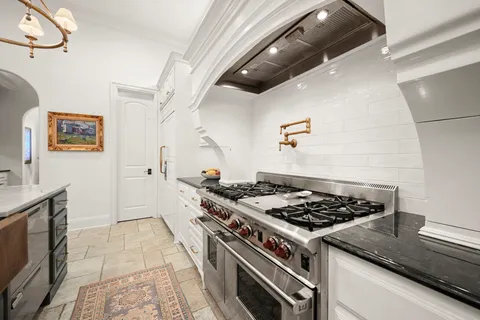 $1,250,000 | 11438 Center Court Boulevard, Baton Rouge, LA 70810