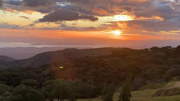 $3,500,000 | Zero Plano Costado Del Hotel Montana, Monteverde, Puntarenas, Costa Rica 60109