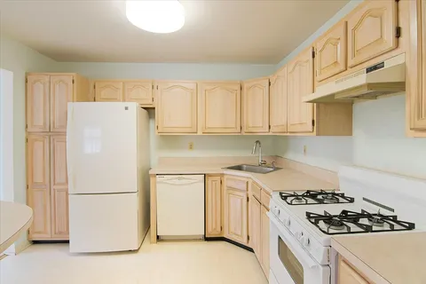 $470,000 | 60 Hickory Way, Mount Arlington, NJ 07856