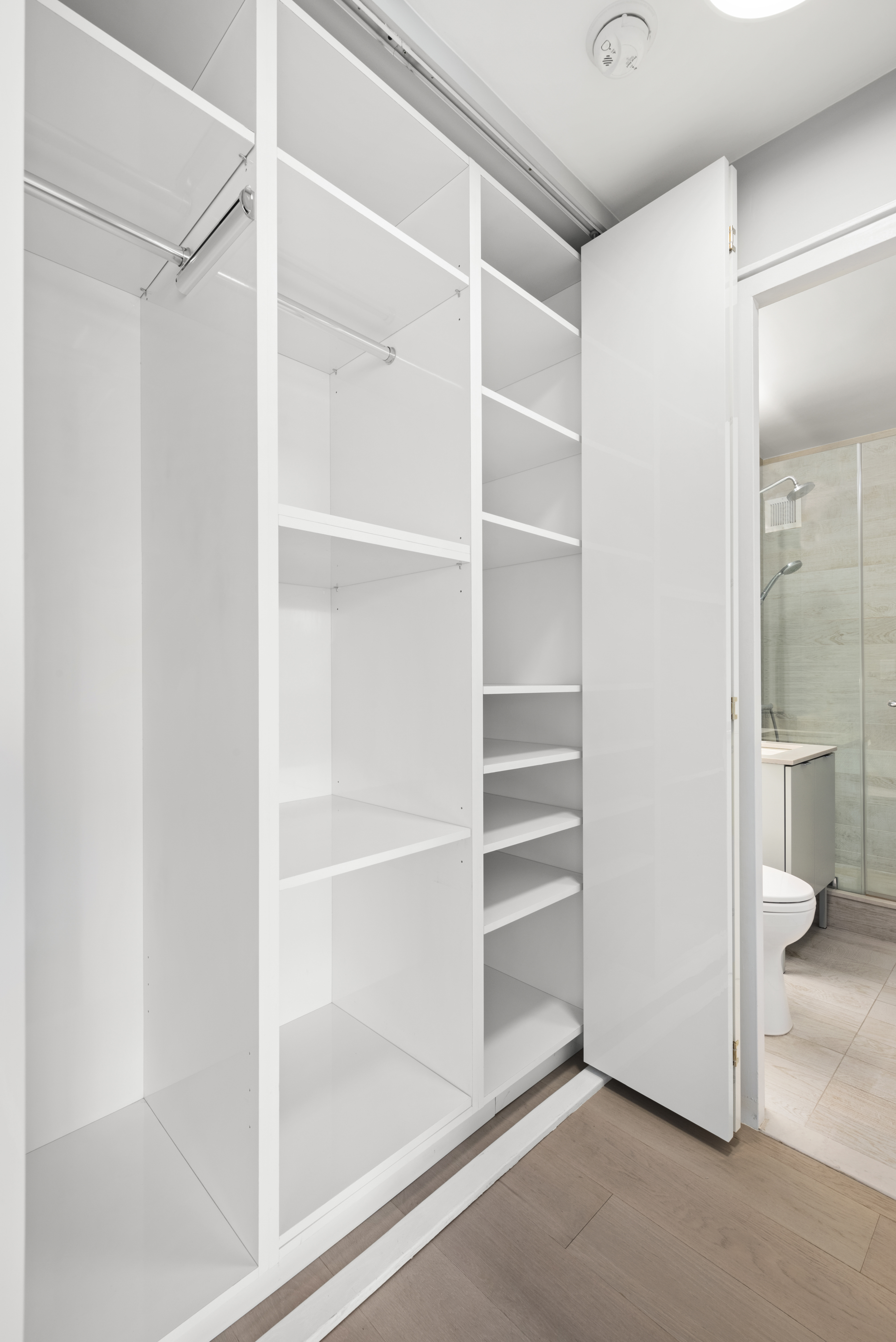 45 West 67th Street, Unit 23C Manhattan, NY 10023 - Photo 9 of 12