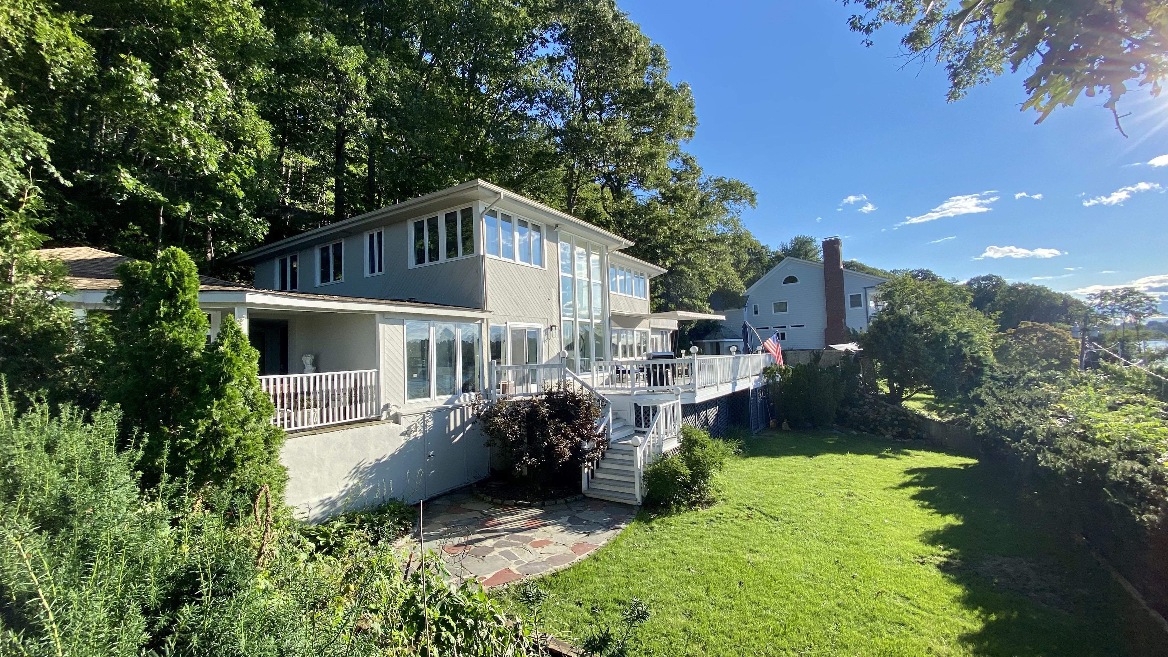 730 Sound View Road Mill Neck Estates, NY 11765 - Photo 2 of 14