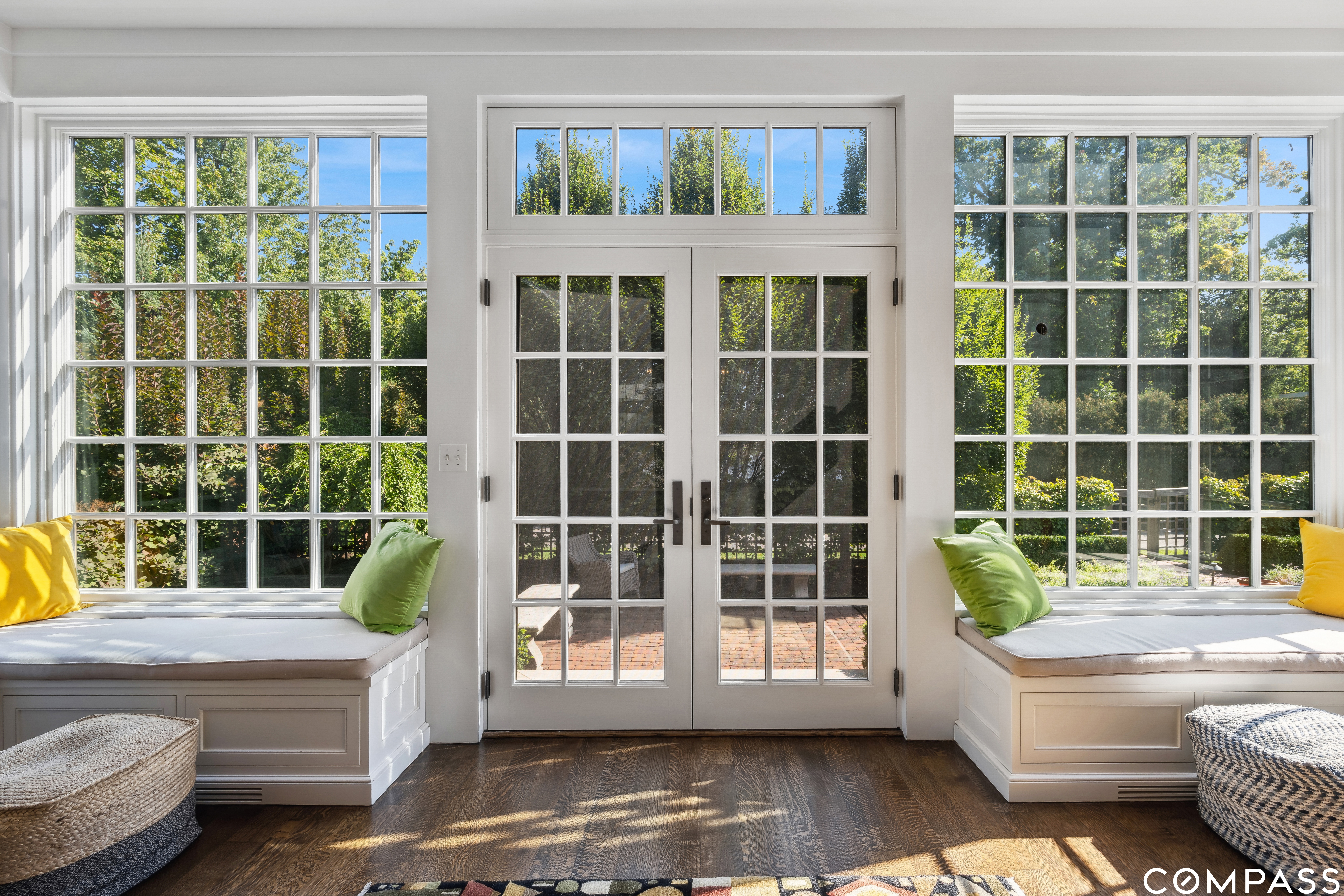 180 Central Avenue Highland Park, IL 60035 - Photo 8 of 18 a bathroom with a tub and window