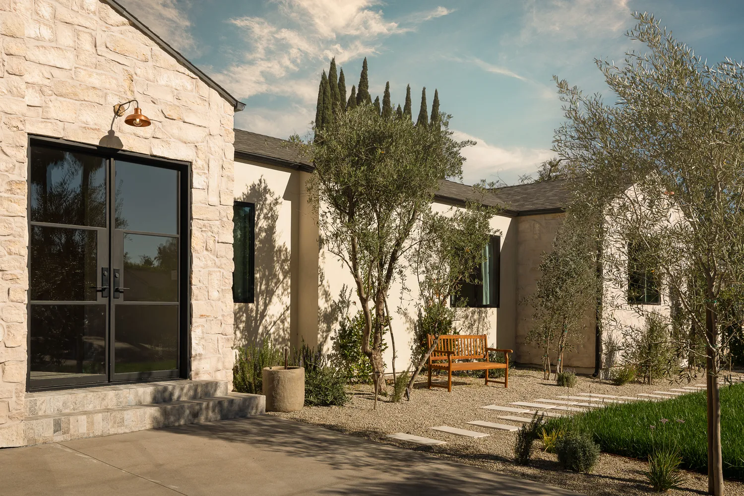 $3,185,000 | 15719 Hartsook Street, Encino, CA 91436