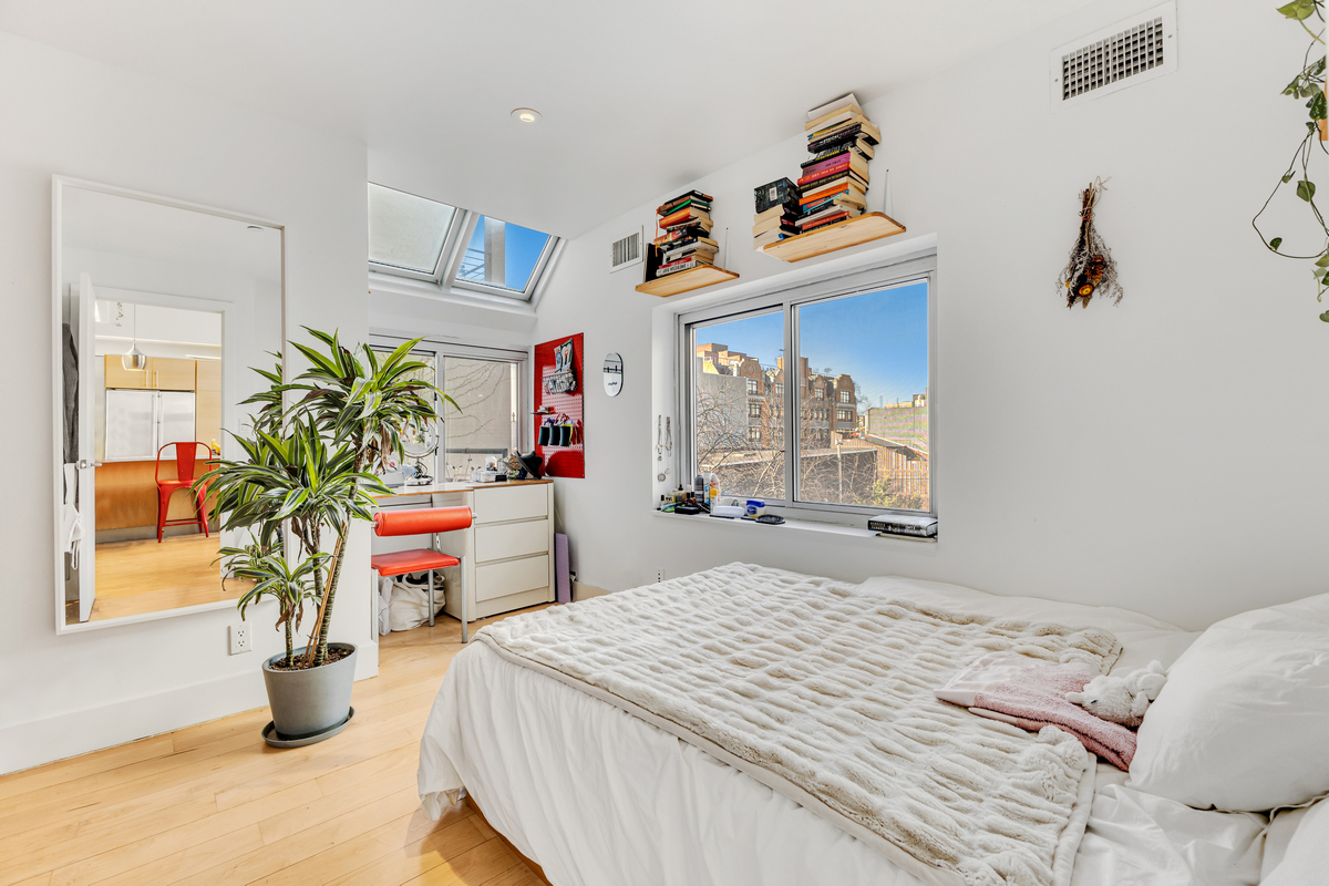 96 Woodpoint Road, Unit 3A Brooklyn, NY 11211 - Photo 11 of 15