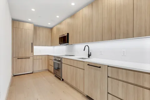 $949,000 | 12-16 30th Avenue, Unit 204 | Astoria