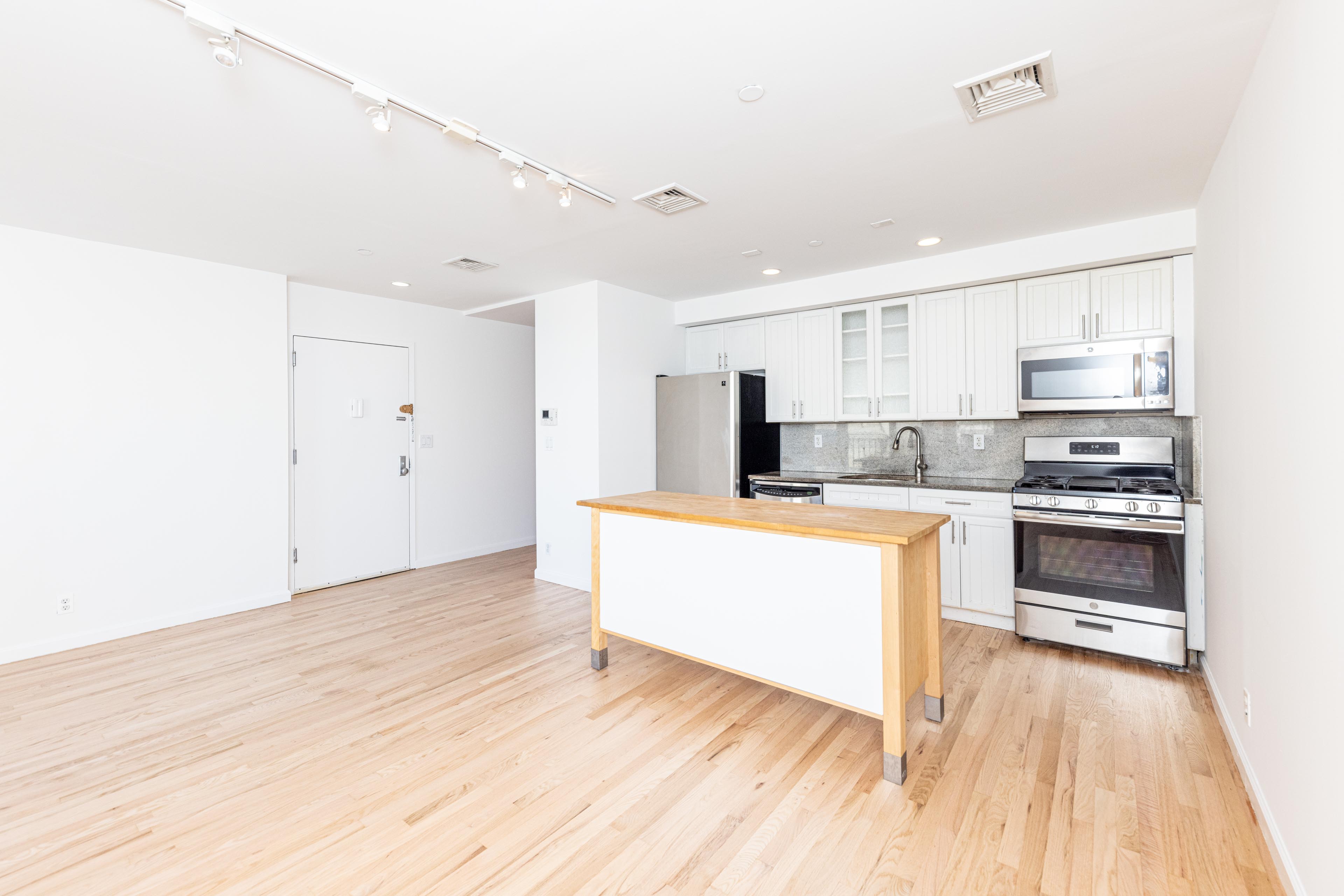 170 Broadway, Unit 3B Brooklyn, NY 11211 - Photo 3 of 25