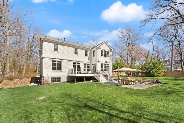 $2,550,000 | 8621 McHenry Street, Vienna, VA 22180