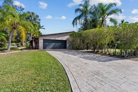 $1,795,000 | 7430 Southwest 142nd Terrace, Palmetto Bay, FL 33158