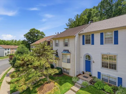 $625,000 | 5742 Burke Towne Court, Burke, VA 22015