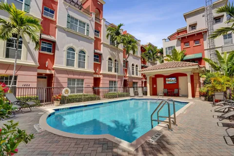 $575,000 | 1033 Northeast 17th Way, Unit 1201, Fort Lauderdale, FL 33304