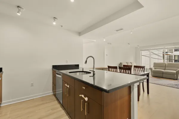 $500,000 | 1423 Newton Street Northwest, Unit 204, Washington, DC 20010