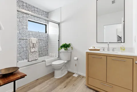 $899,000 | 4138 Normal Avenue, Los Angeles, CA 90029
