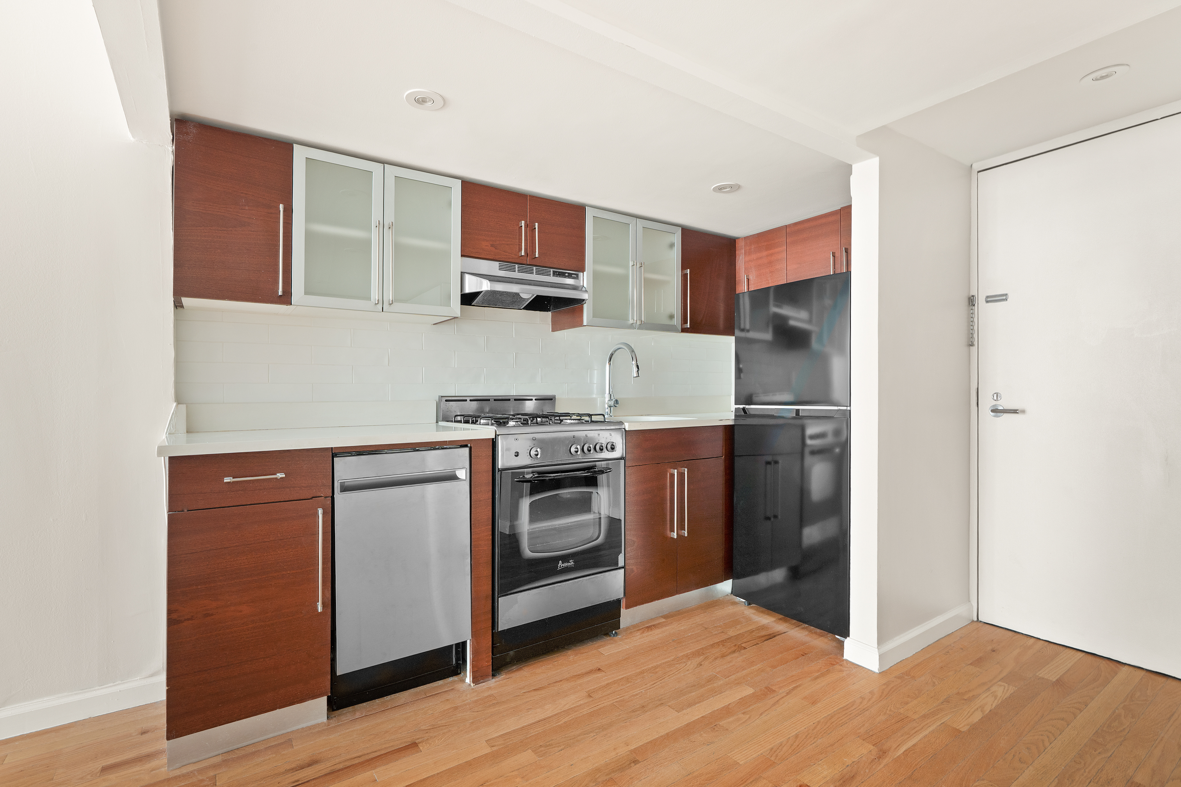 184 Thompson Street, Unit 4E Manhattan, NY 10012 - Photo 5 of 9