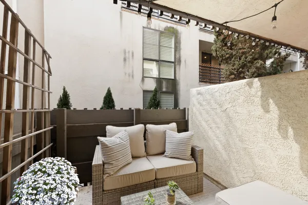 $709,000 | 11954 Goshen Avenue, Unit 205, Los Angeles, CA 90049