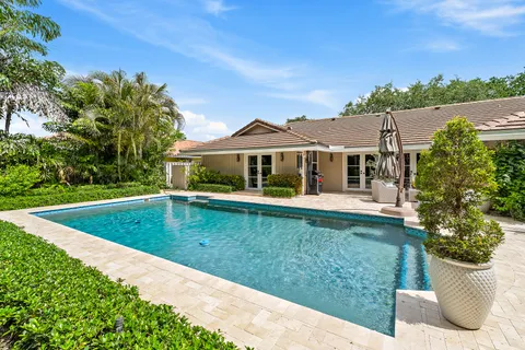 $1,200,000 | 10 Bentwood Road, Palm Beach Gardens, FL 33418