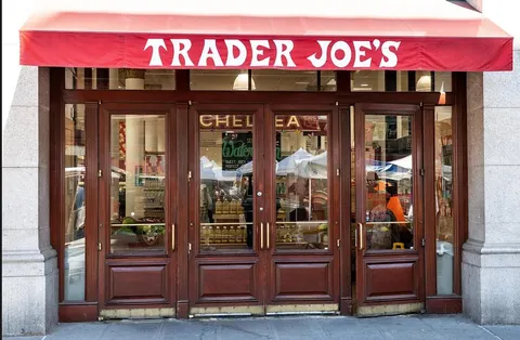 $569,000 | 170 West 23rd Street, Unit 2J | Chelsea