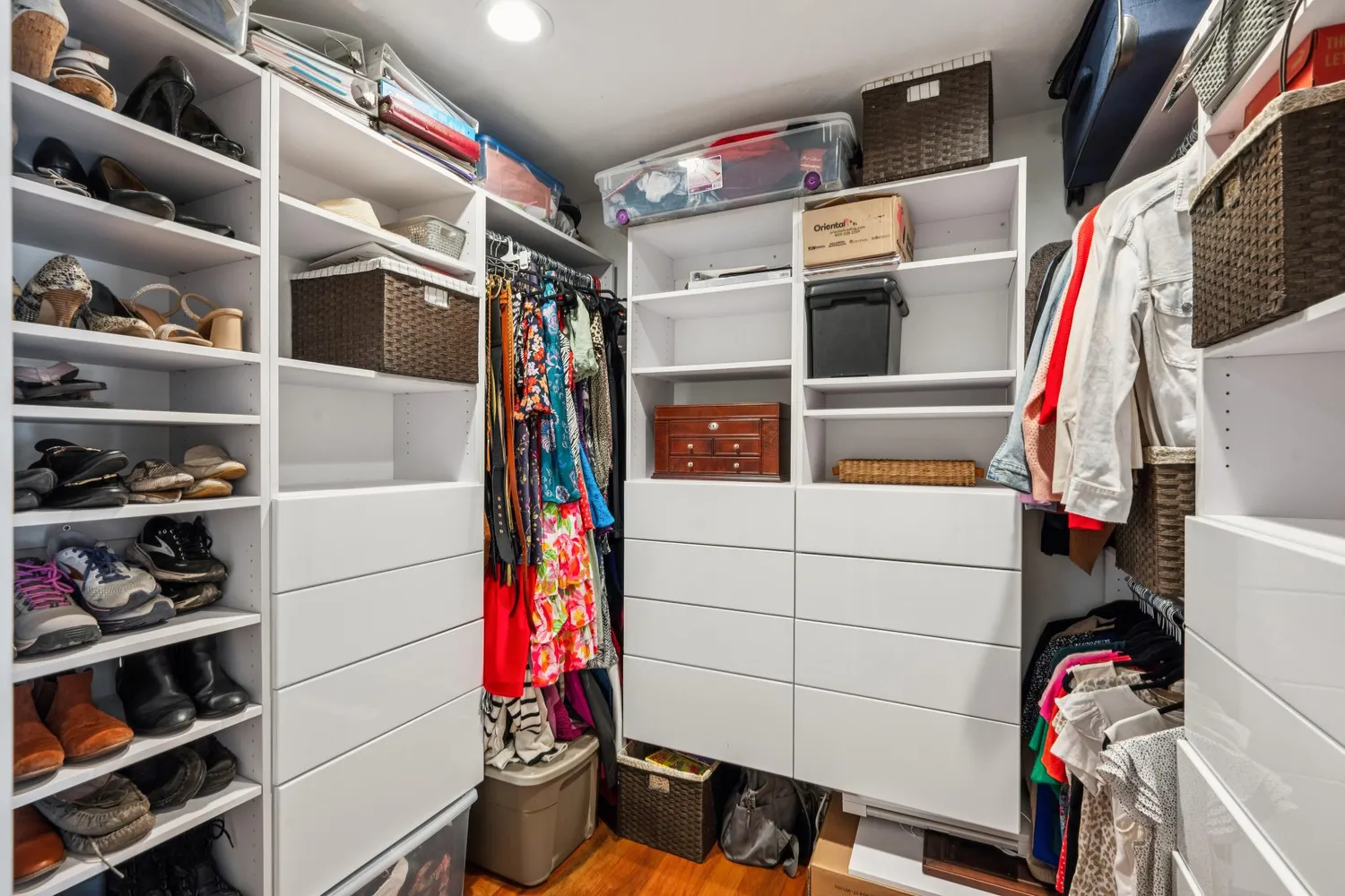 a view of a house with garden and deck