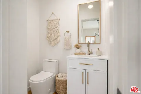 $995,000 | 346 1/2 North Gardner Street, Los Angeles, CA 90036