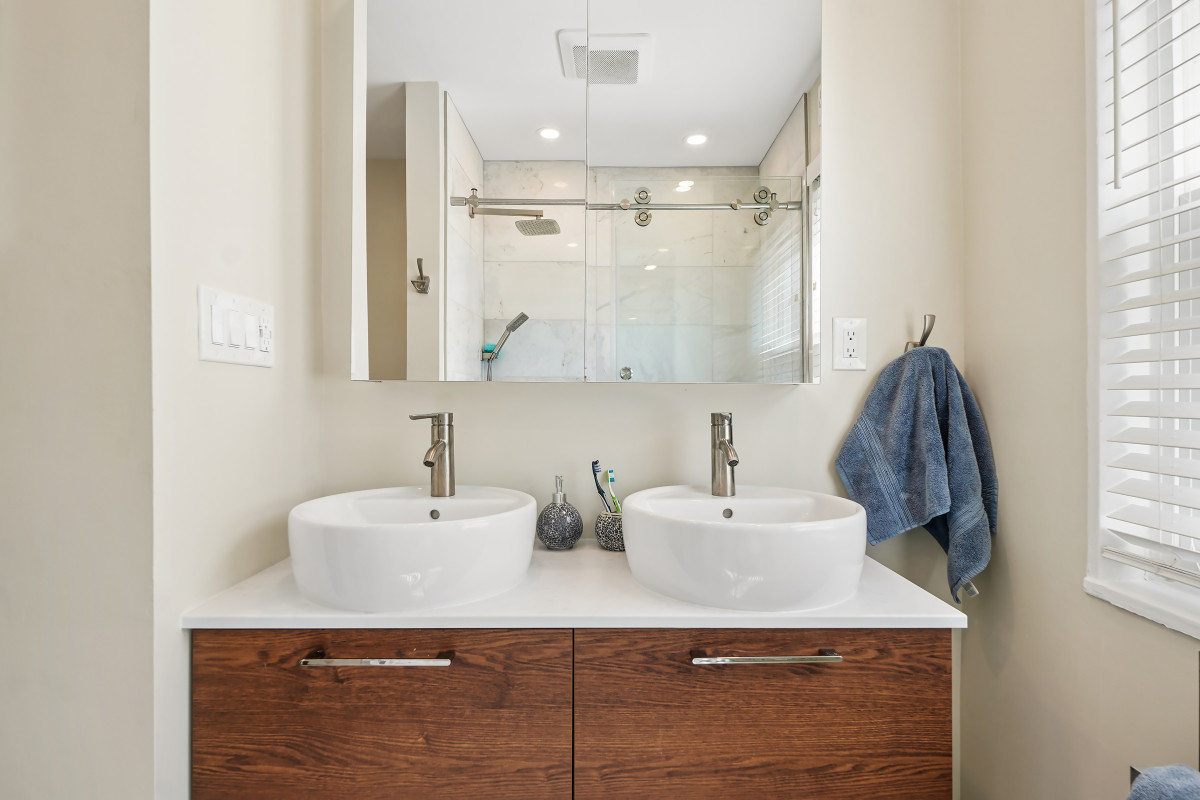 715 Delafield Street Northeast Washington, DC 20017 - Photo 7 of 12