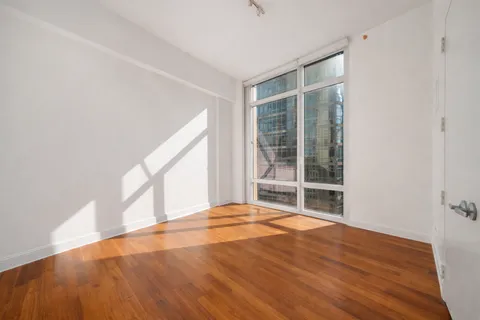 $1,900,000 | 10 West End Avenue, Unit 12K | Upper West Side