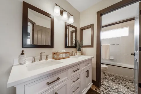 $1,075,000 | 25421 East Indore Drive, Aurora, CO 80016
