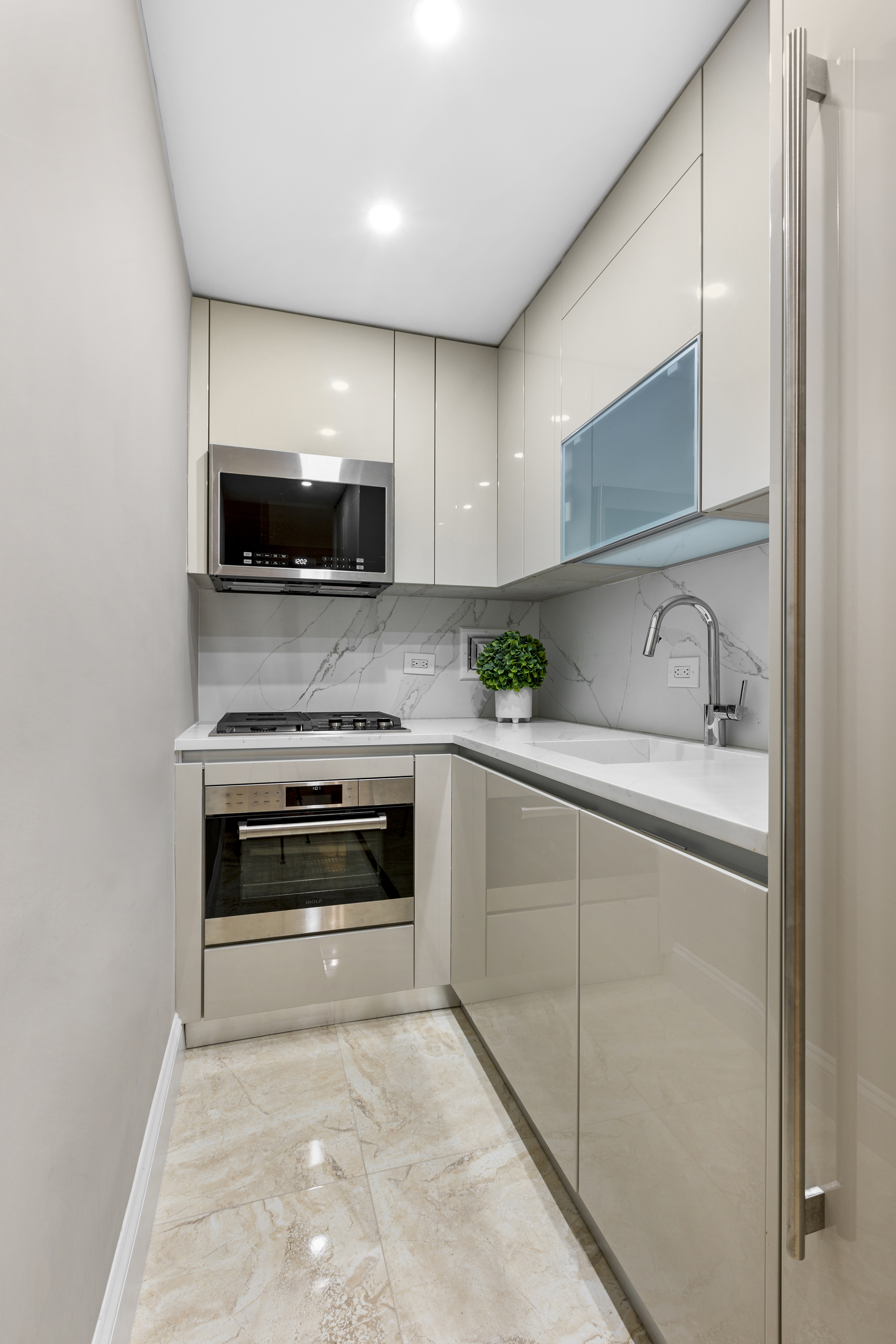 200 Central Park South, Unit 7K Manhattan, NY 10019 - Photo 3 of 15