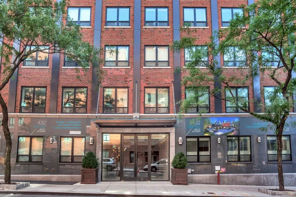 $875,000 | 432 West 52nd Street, Unit 4G | Hell's Kitchen