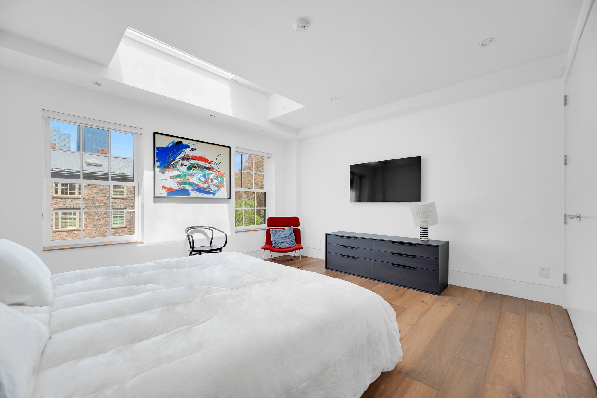 440 West 20th Street Manhattan, NY 10011 - Photo 8 of 23